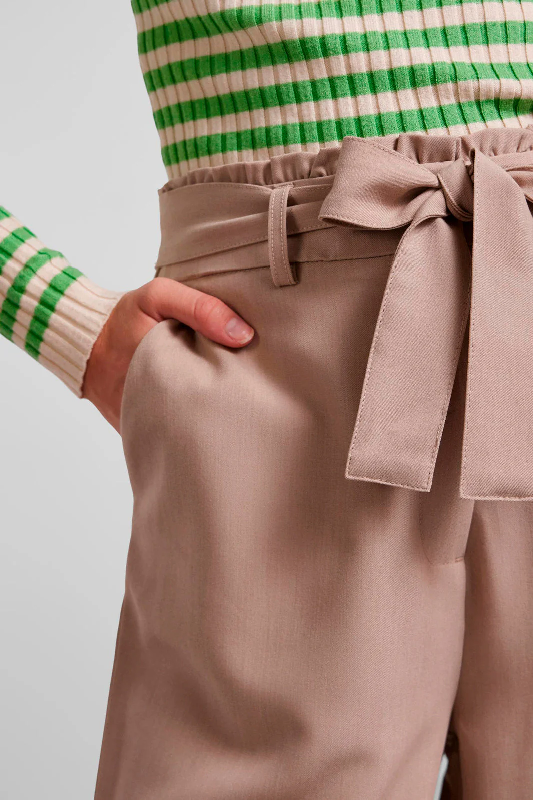 Pieces PcBoss Hw Paperbag Straight Pants Noos white pepper