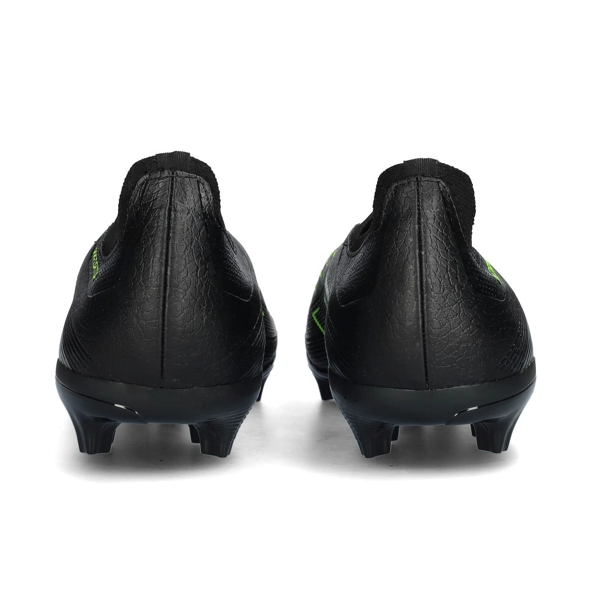 Chuteira adidas Predator League LL FG/MG