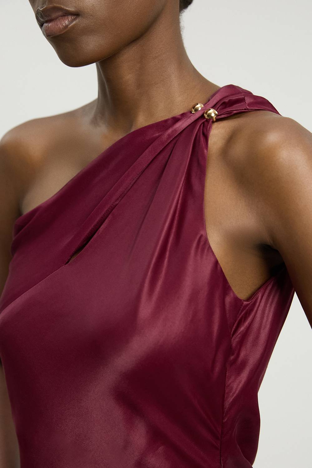 KarenMillen Robe Longue Asymétrique À Une Épaule En Viscose Satinée Avec Détail Torsadé