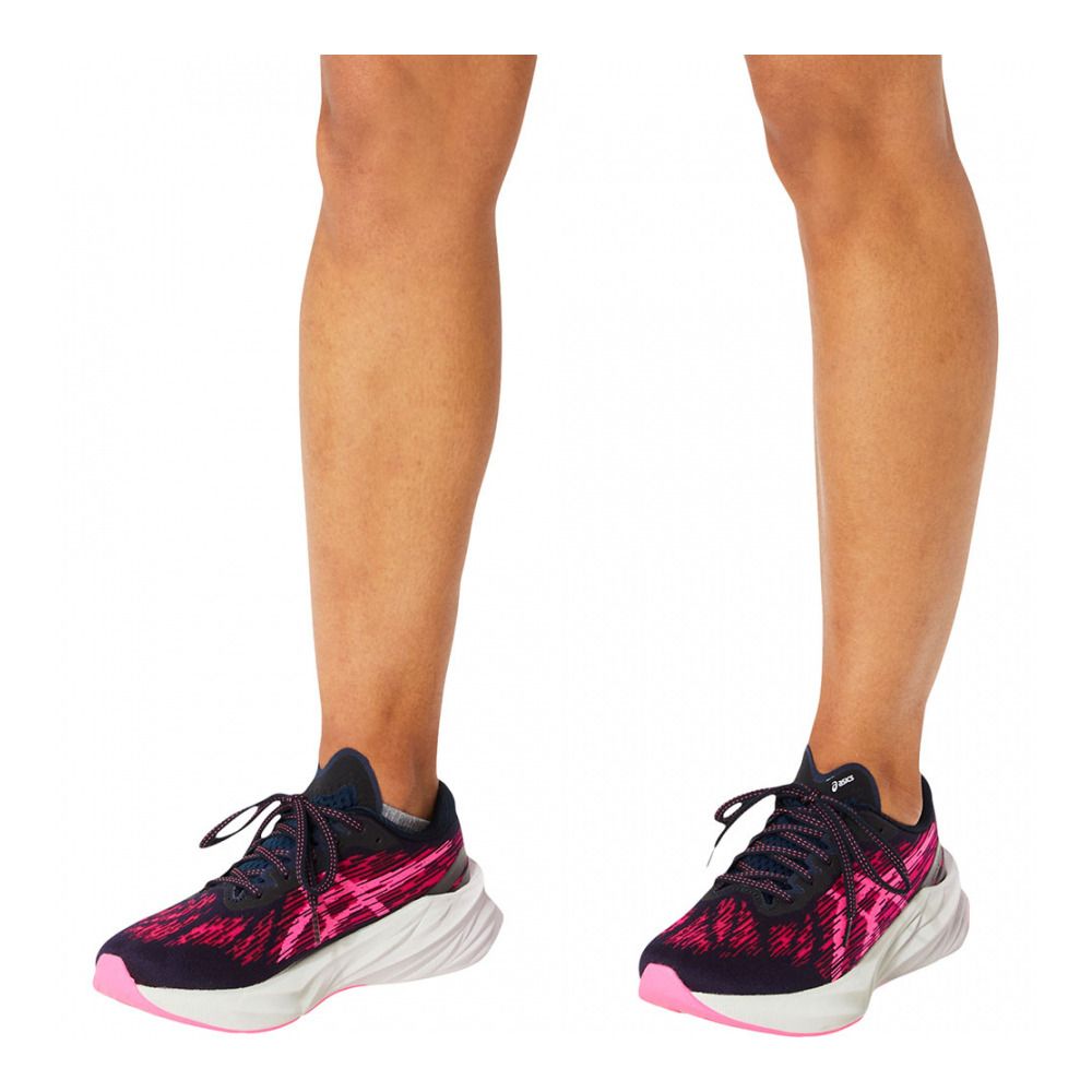 Asics NOVABLAST 3 - Chaussures running Femme french blue/hot pink