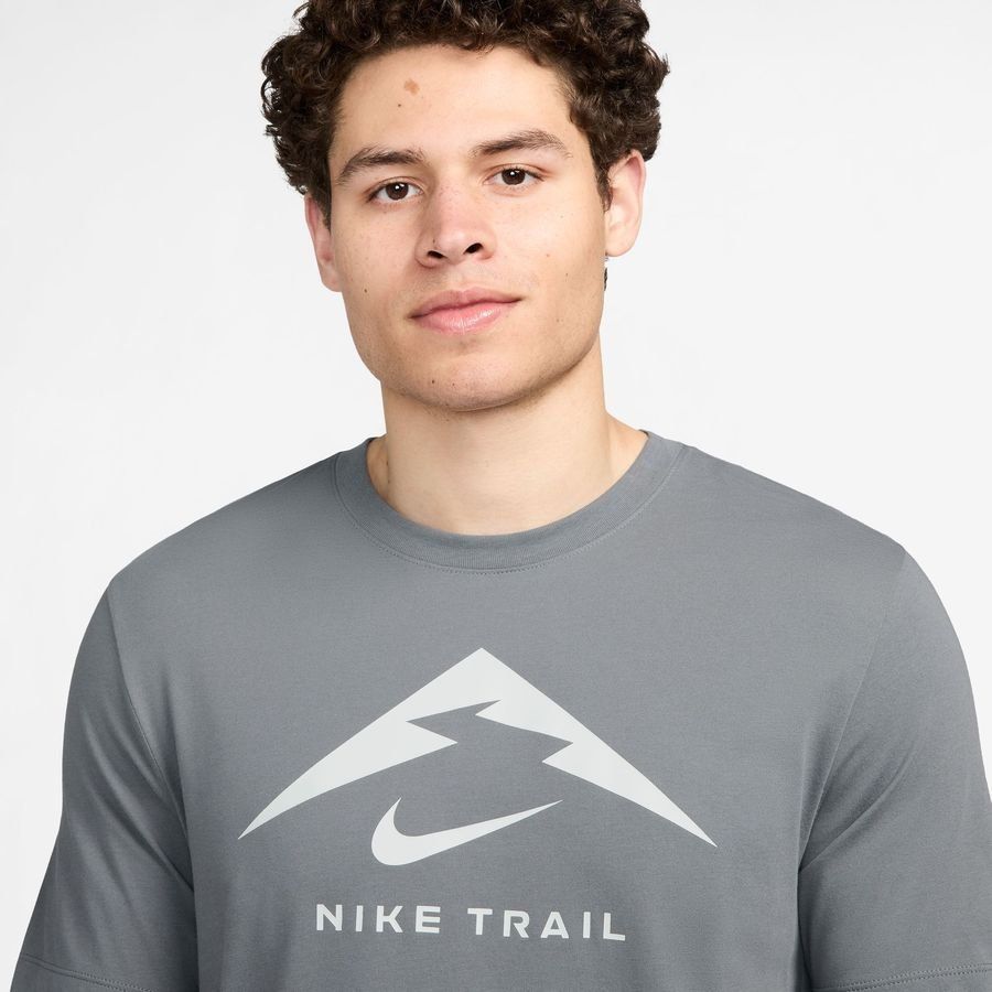 Nike T-shirt Running Dri-FIT Run Trail - Gris