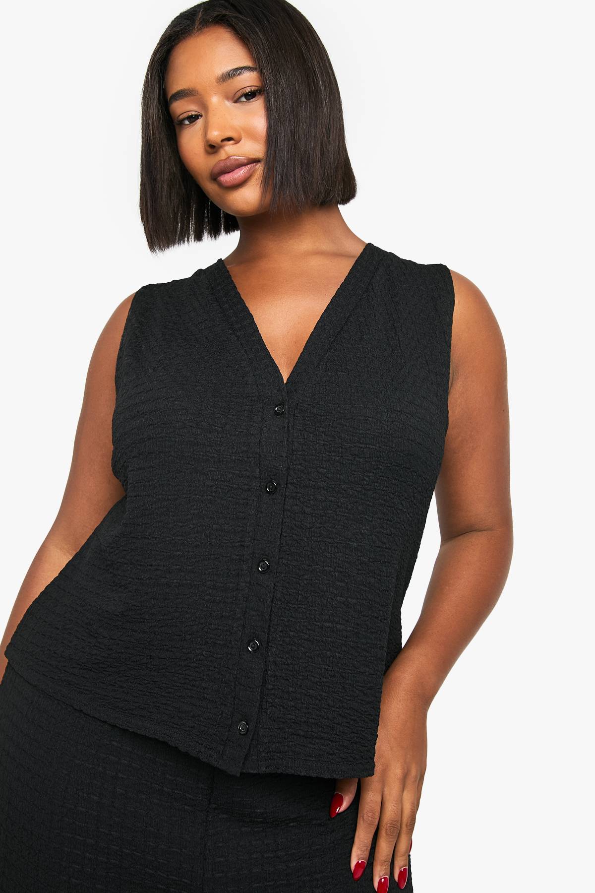 boohoo Haut Sans Manches Texturé Grande Taille Avec Boutonnage Intégral