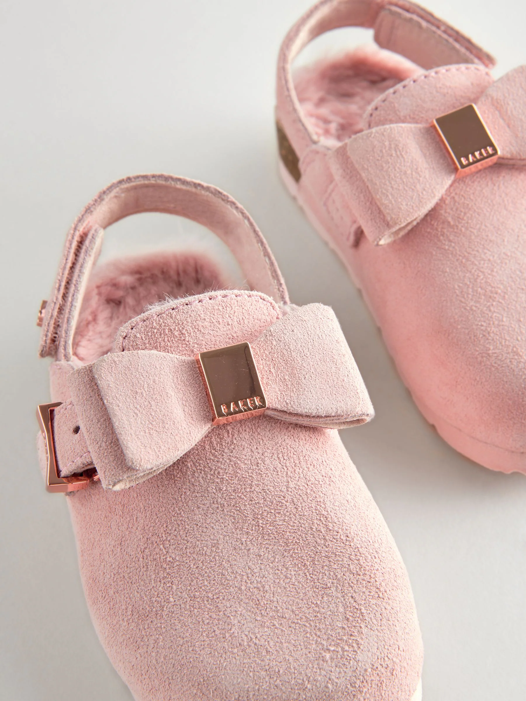 Roze - Baker by Ted Baker muilklomp-pantoffels met strik voor meisjes