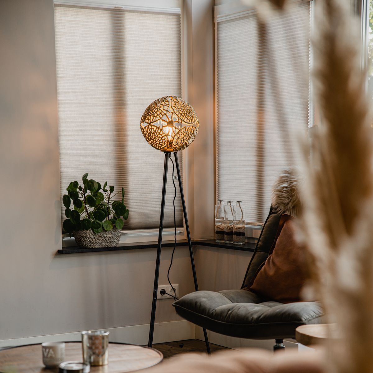 Art Deco vloerlamp tripod zwart met goud - Maro