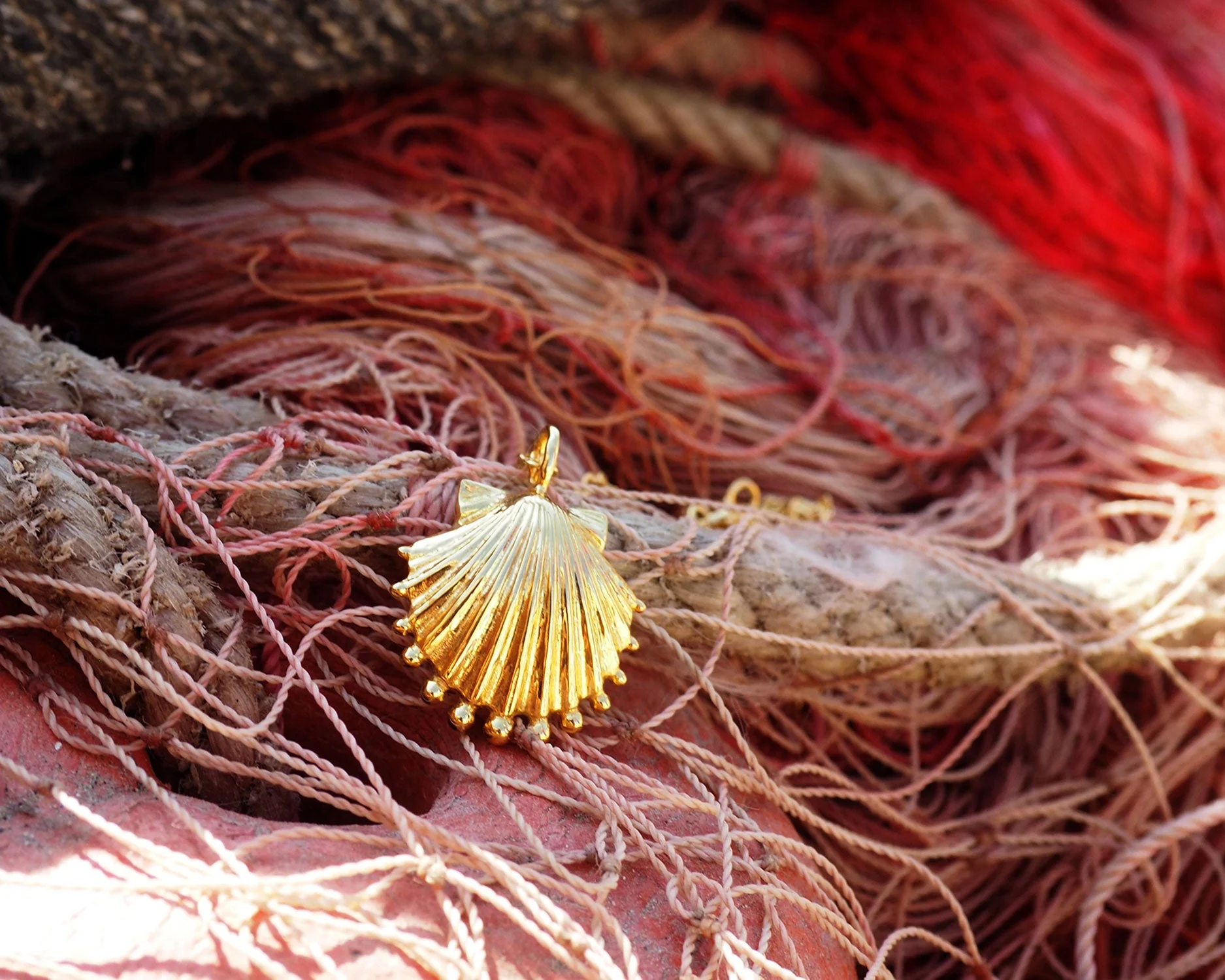 Collier coquillage perlé jacques | Doré