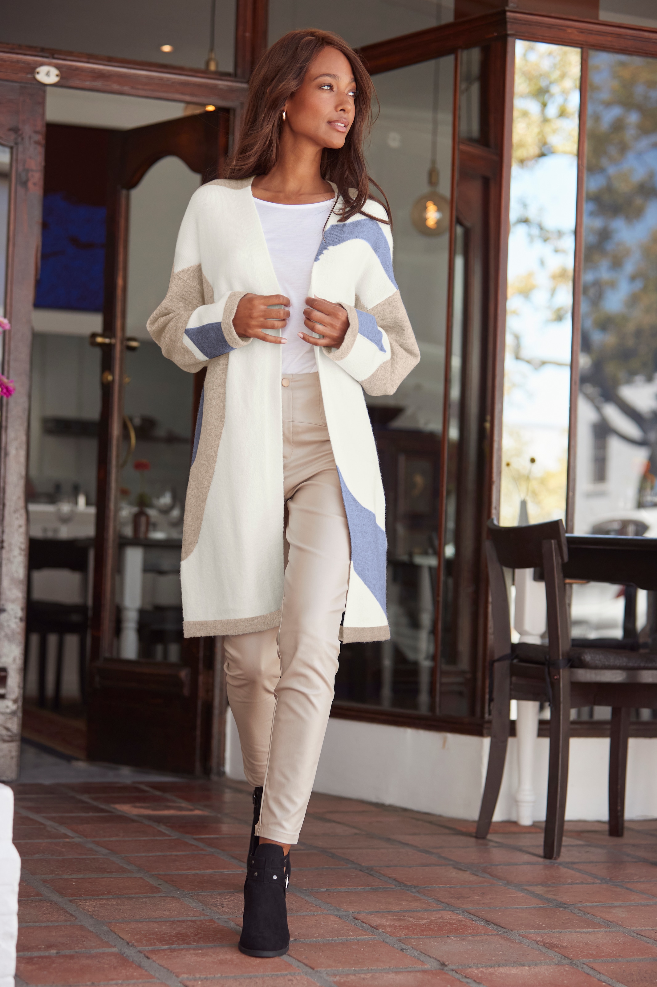 LASCANA Longstrickjacke , mit Muster, weicher Cardigan, bequeme Passform