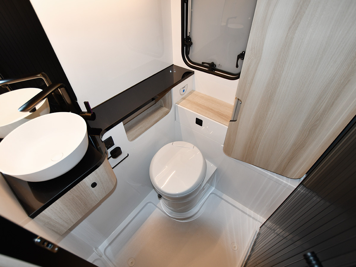 Hobby De Luxe 460 SFF 2026 caravan