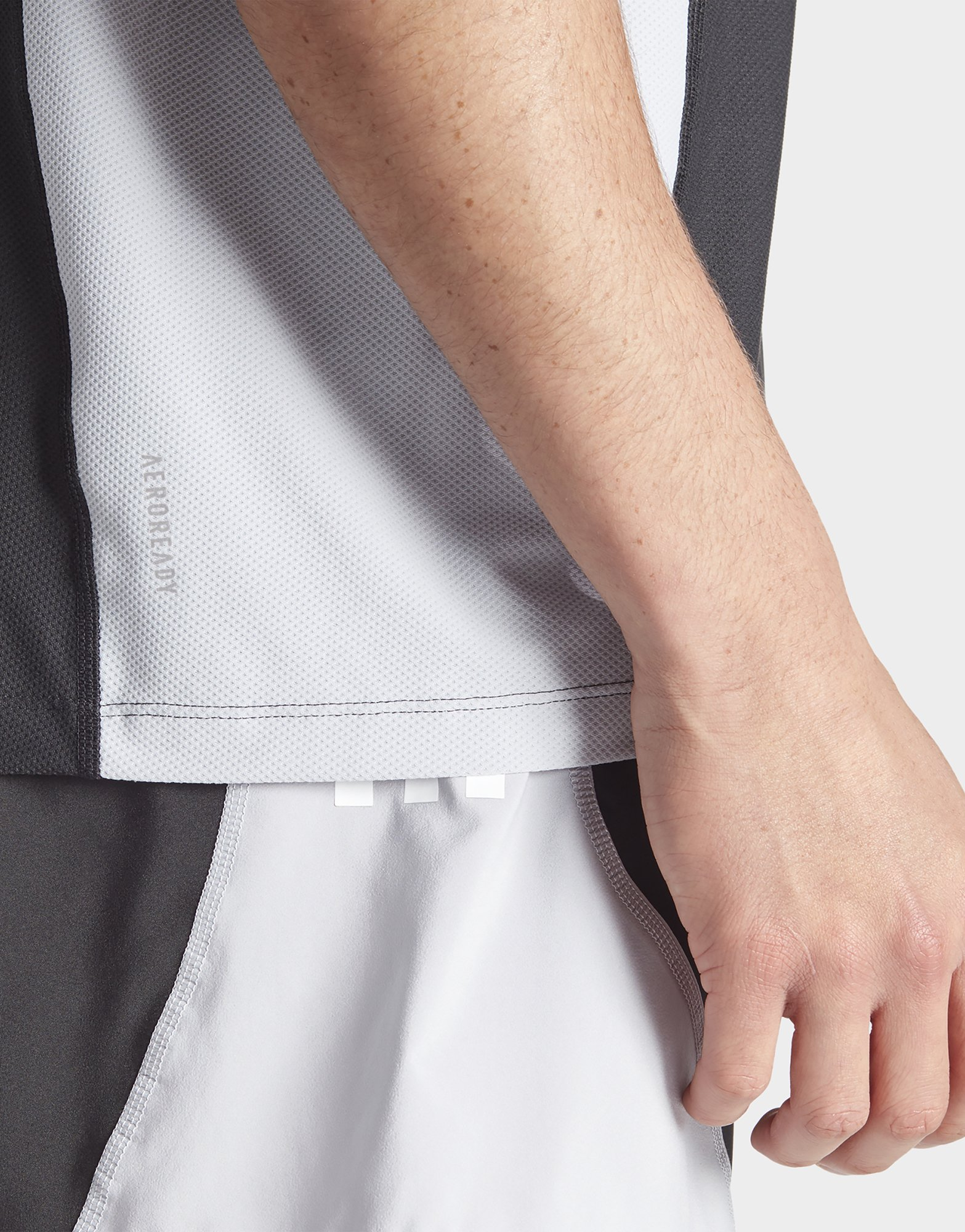 adidas T-shirt Own The Run Colorblock
