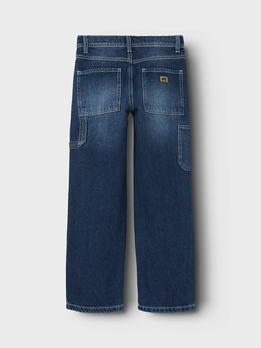 DÊ UM NOME A ELE<br>Calça jeans reta