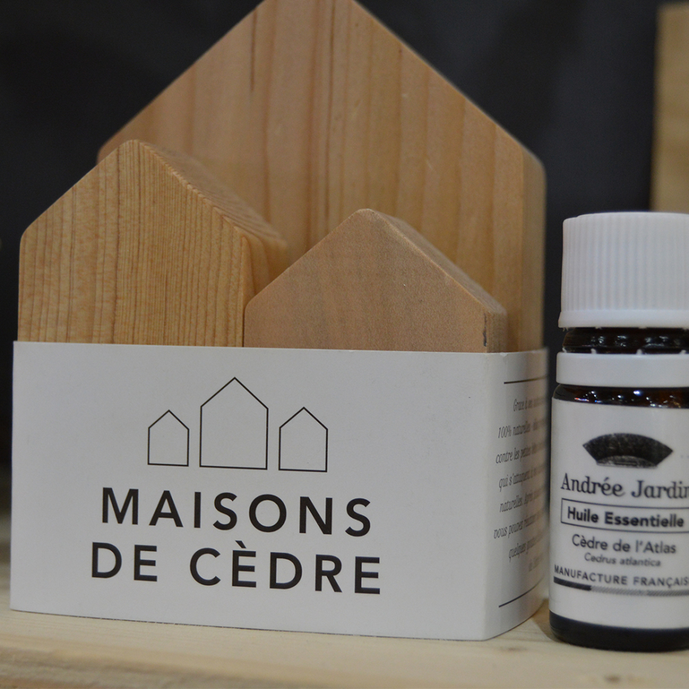 Maisons en bois de cèdre anti mites (lot de 3)
