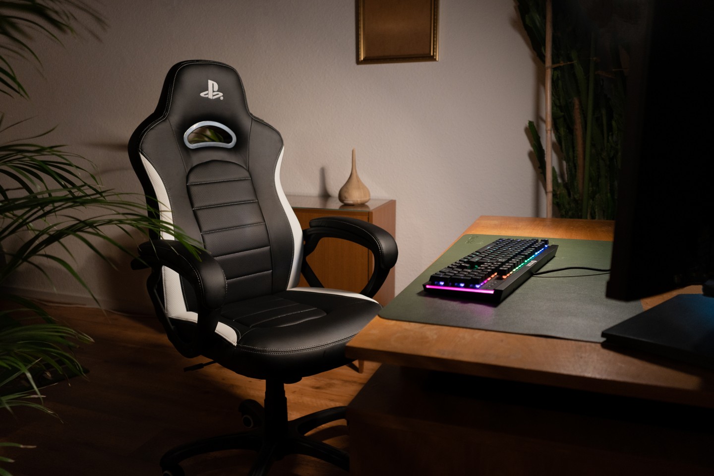 Nacon PS4 Gaming Chair CH-350ESS Officially Licensed