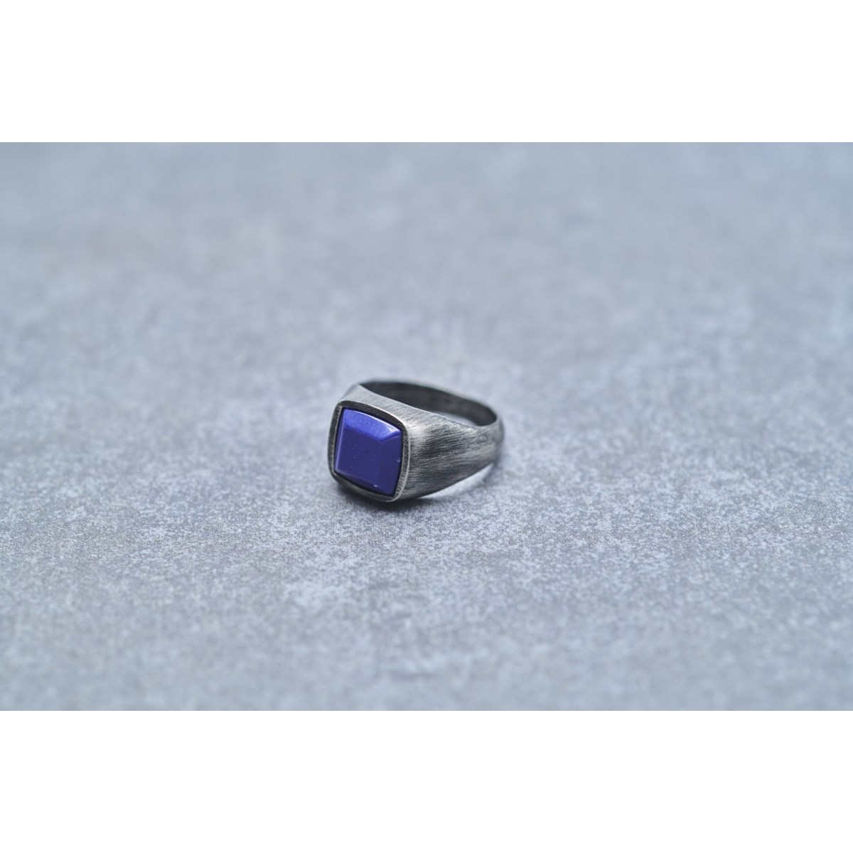 Chevalière Noah en Acier 316L avec lapis lazuli bleu saphir