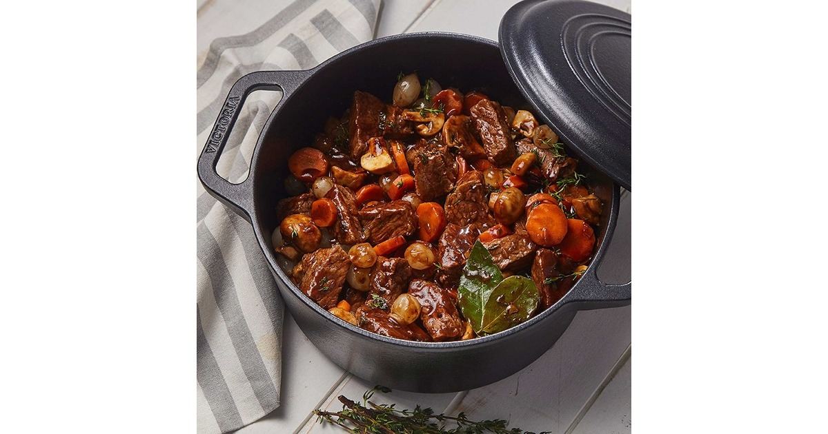 VictoriaDutch Oven, 26 cm 5,7 liter, Seasoned bak-/braadpan  (Zwart/zilver, Color+Kraft Cardboard Box)