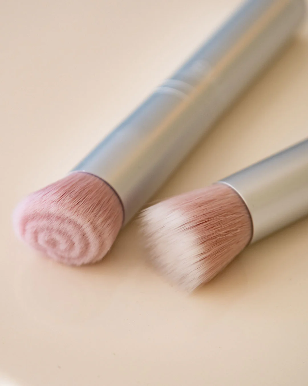 RMS Beauty Skin2Skin Foundation Brush