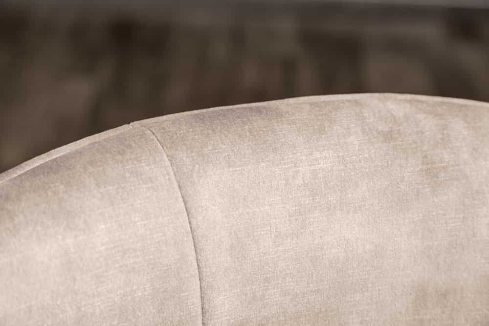 Drehbarer Design Stuhl EUPHORIA champagner greige Samt mit Armlehne Metallgestell schwarz