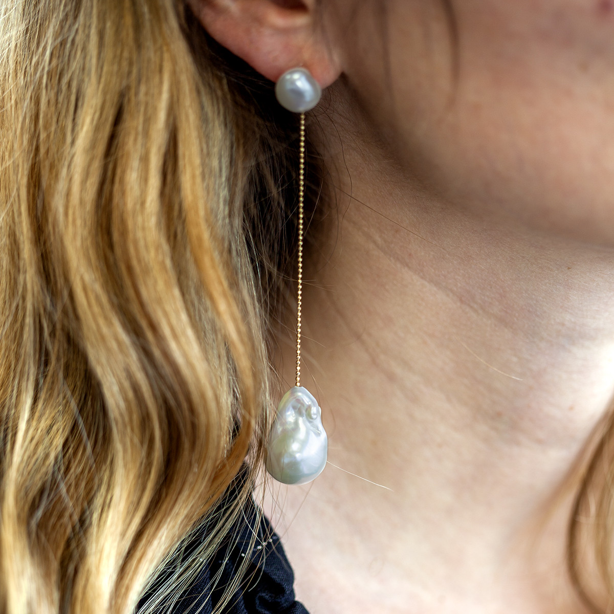 Boucles d'oreilles d'occasion or 750 jaune perles de culture baroques