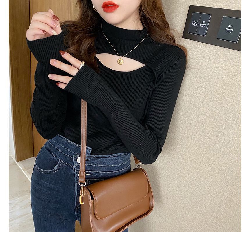 Onipixiy - Lange mouwen, mock-neck, uitgesneden effen gebreide top