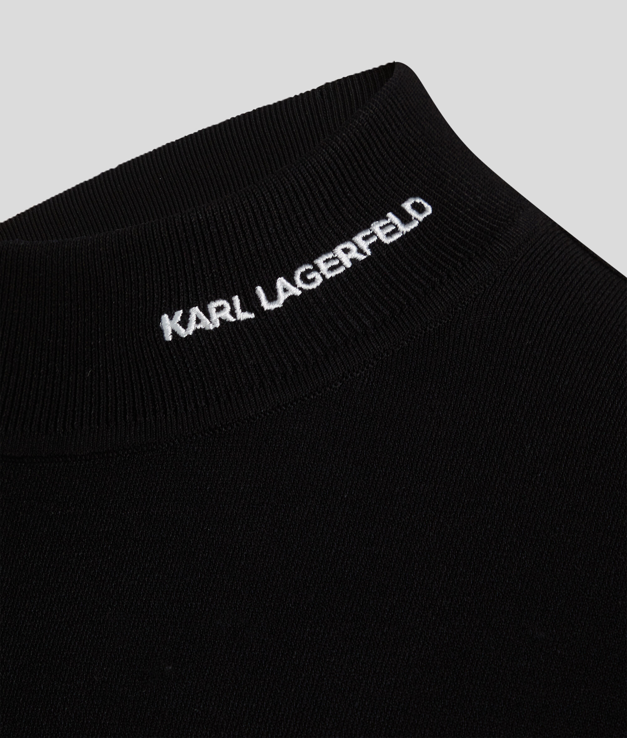 PULL À COL ROULÉ AVEC LOGO KARL