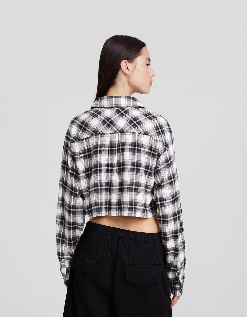 Camisa xadrez cropped de manga comprida