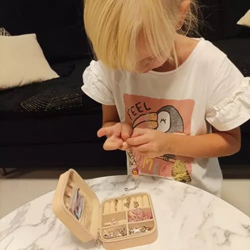 DIY smykker | Smykkesett for barn | Lag dine egne armbånd og halskjeder