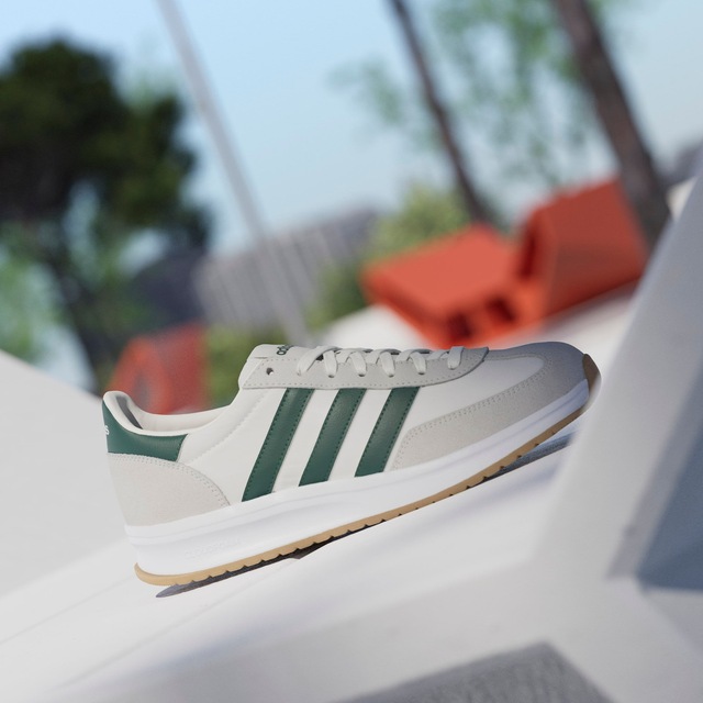 adidas Sportswear Sneaker »RUN 70S 2.0«  inspiriert vom Design des adidas SL72