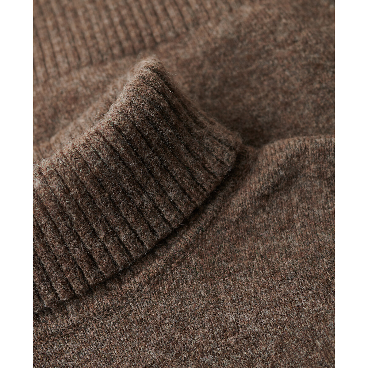SUPERDRY<br>Suéter com gola alta