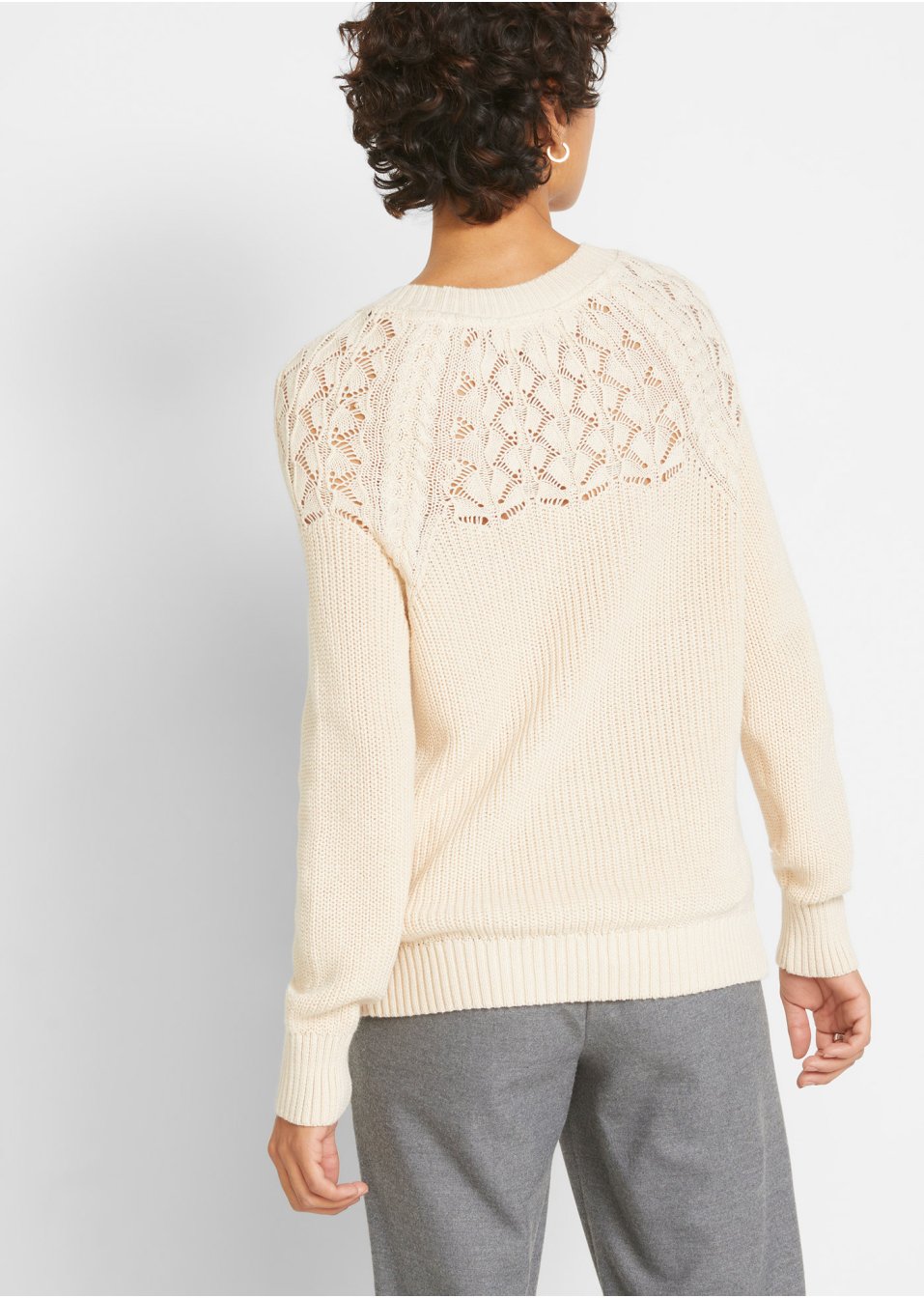 Pull à motif ajouré