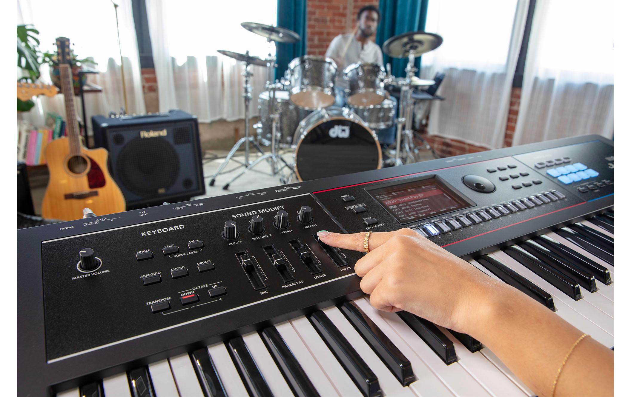 Synthesizer JUNO-D6<br>Kompakter 61-Tasten-Synthesizer