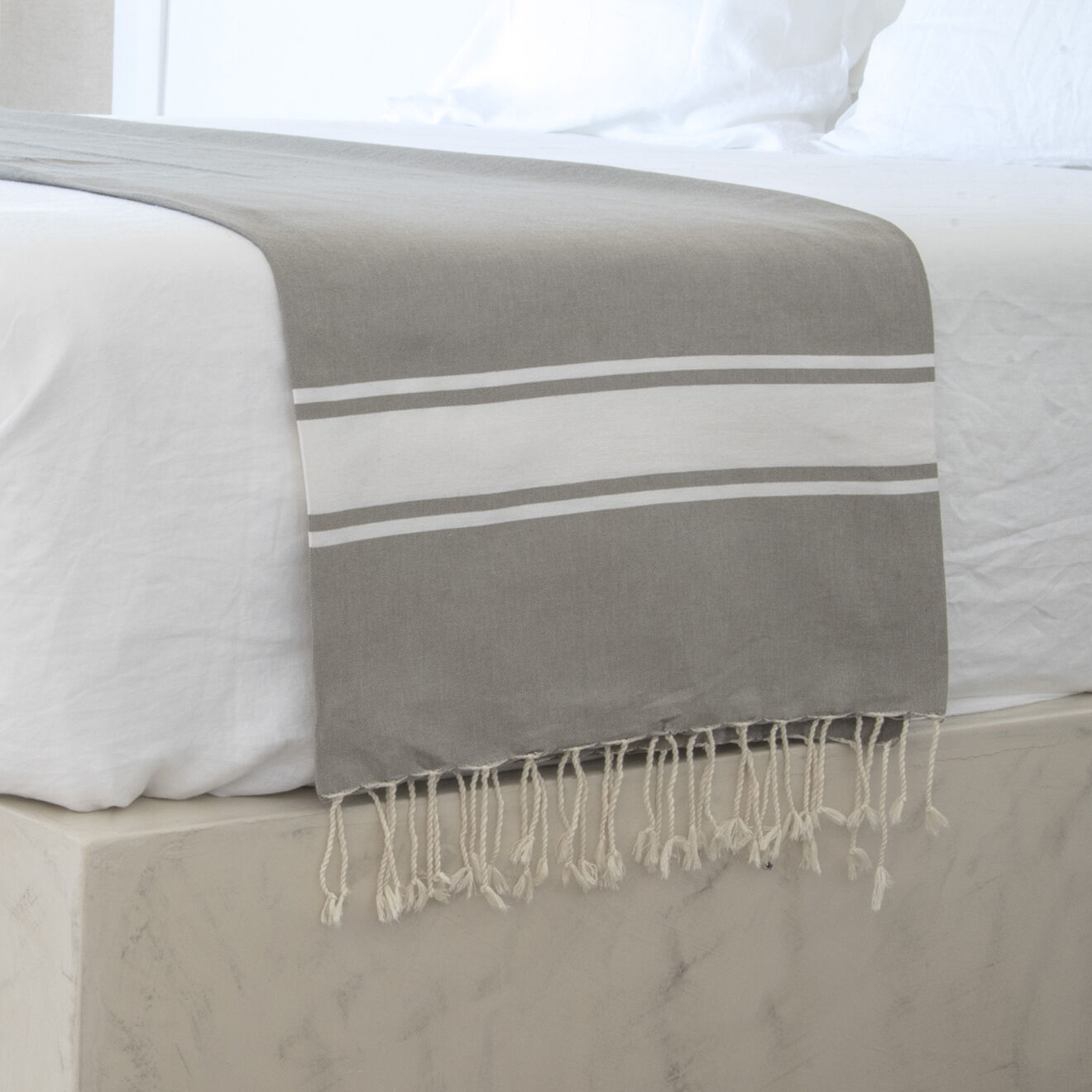 Febronie Nappe 100% Coton 200 g/m² Saint-Tropez taupe clair/blanc