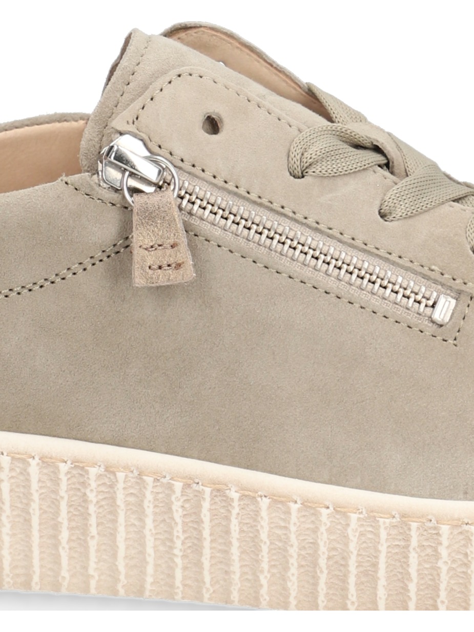 Sneaker