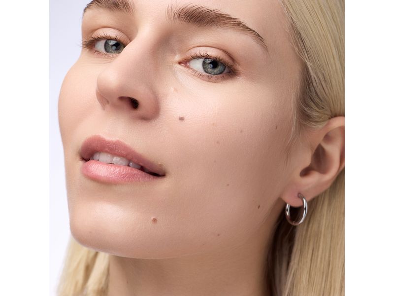 Catrice Concealer Instant Bright Serum 002N Concealer mit mittlerer Deckkraft für natürlich strahlenden Teint in einem hellen Farbton mit neutralen Untertönen