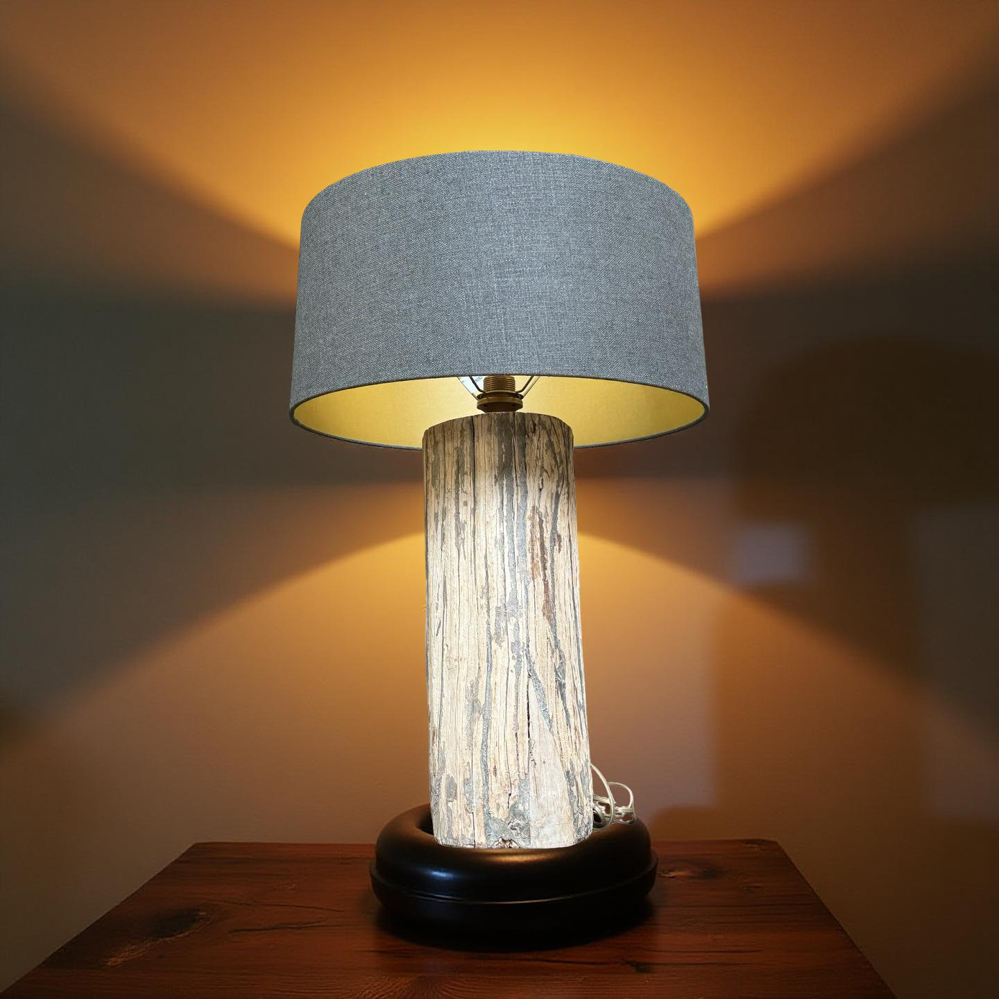 Lampvoet massief en uniek