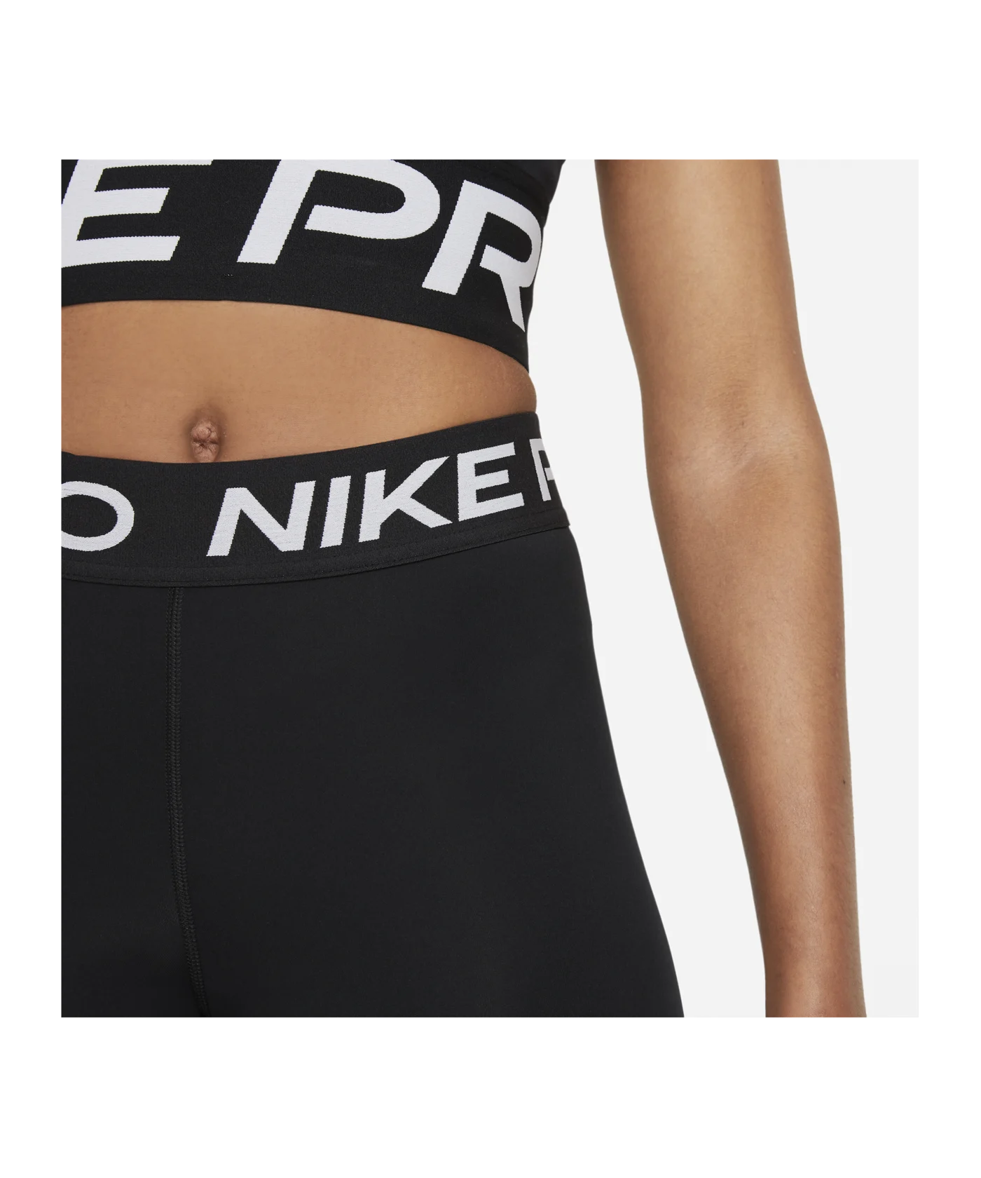 Nike 365 8IN Hi Rise Short Training Damen F010