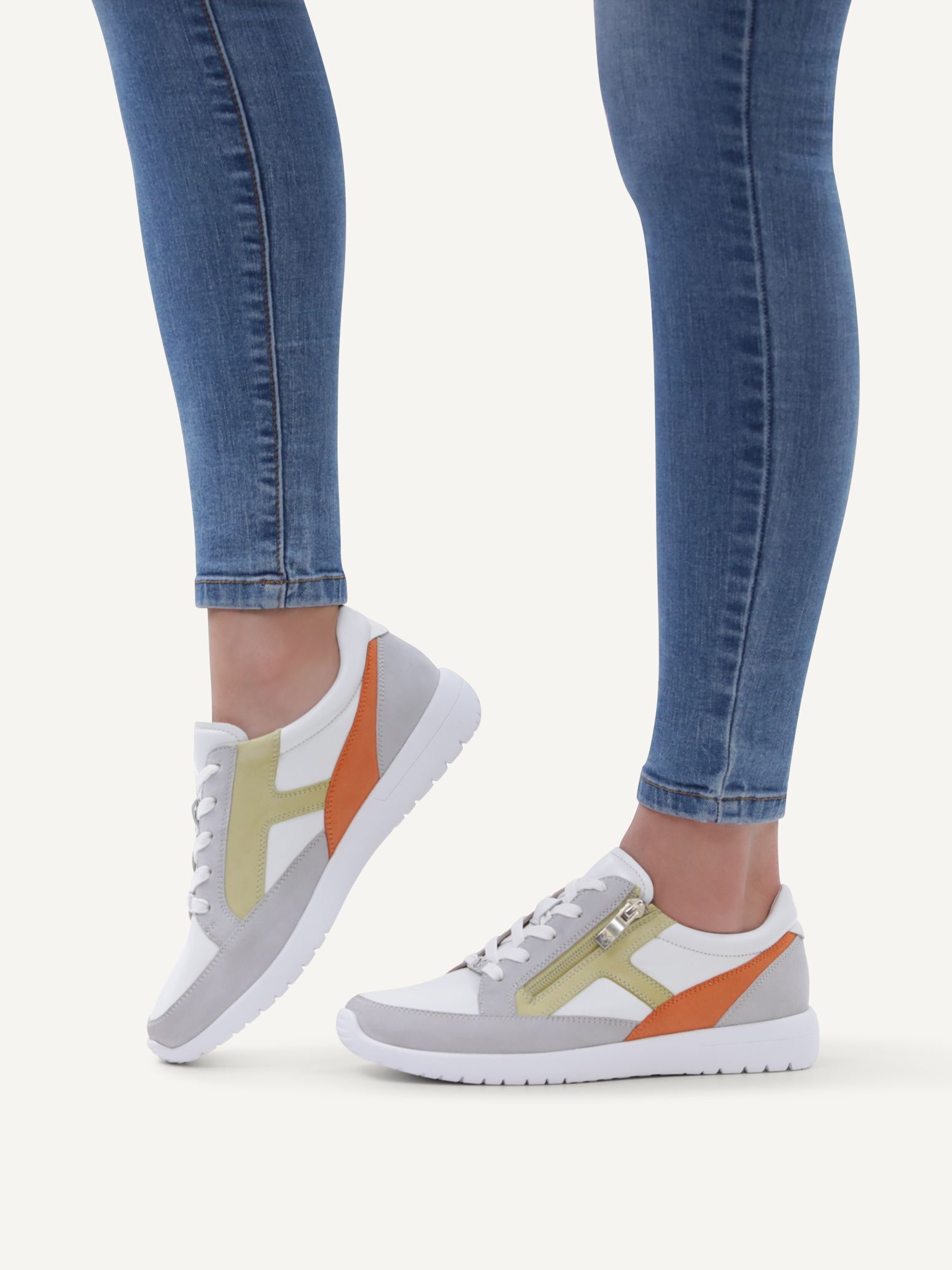 Sneaker
