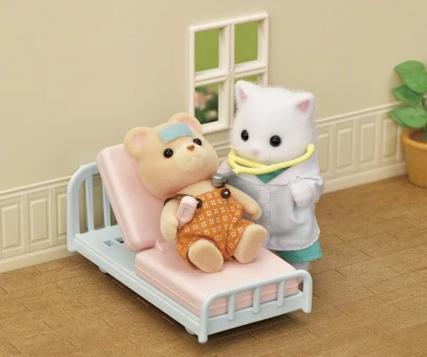 Sylvanian Families Village Doctor Starter Set