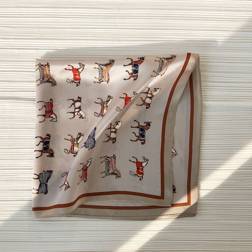 Frior - Vierkante sjaal met paardenprint