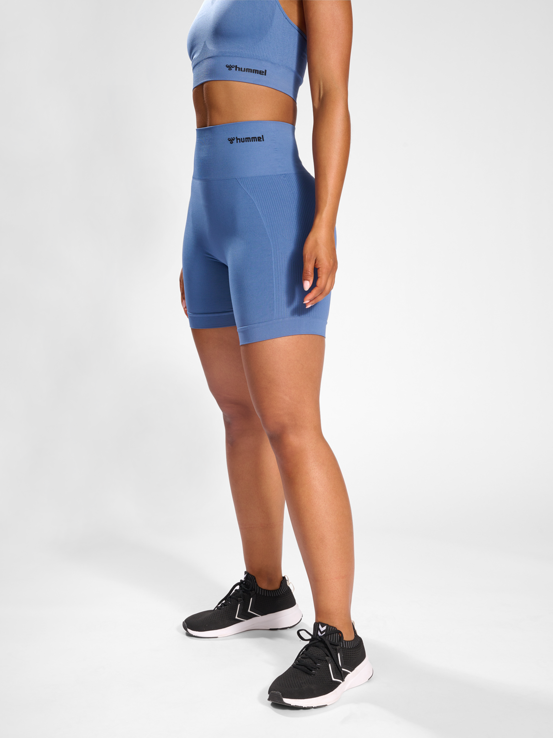 hmlTIF SEAMLESS SHORTS