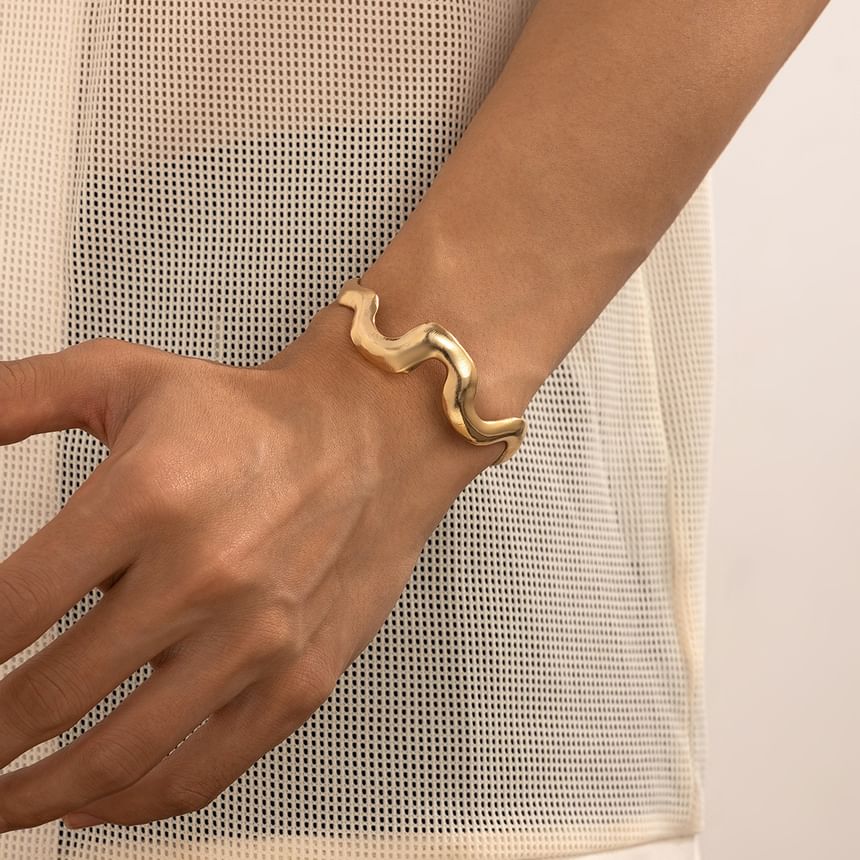 Gretlyn - Wavy Alloy Choker (Diverse ontwerpen)