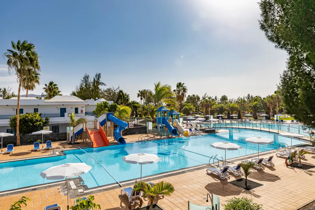 THB Tropical Island Logies - Hotel