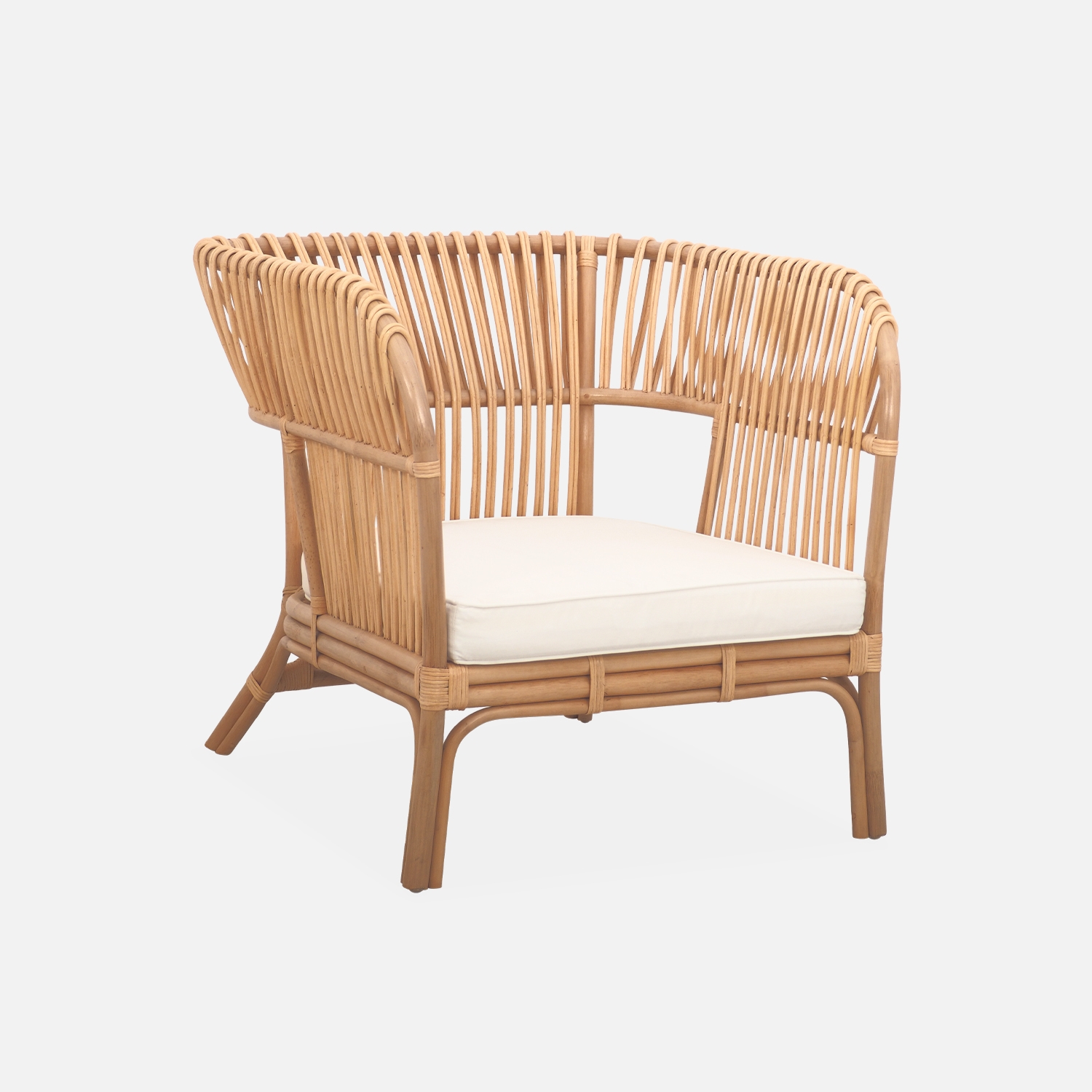 Fauteuil en rotin avec coussin d'assise. Moorea. L 76 x p 84 x h 75cm
