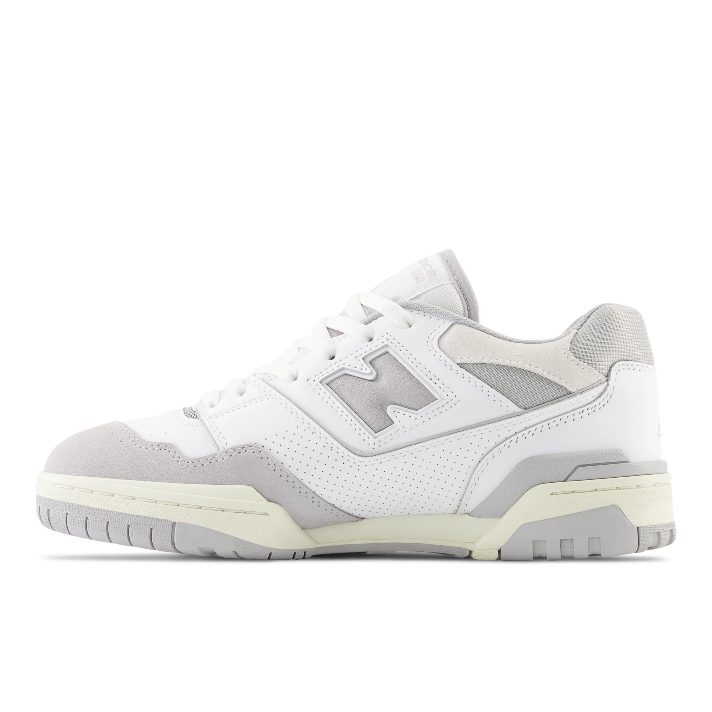 550 White con raincloud e reflection