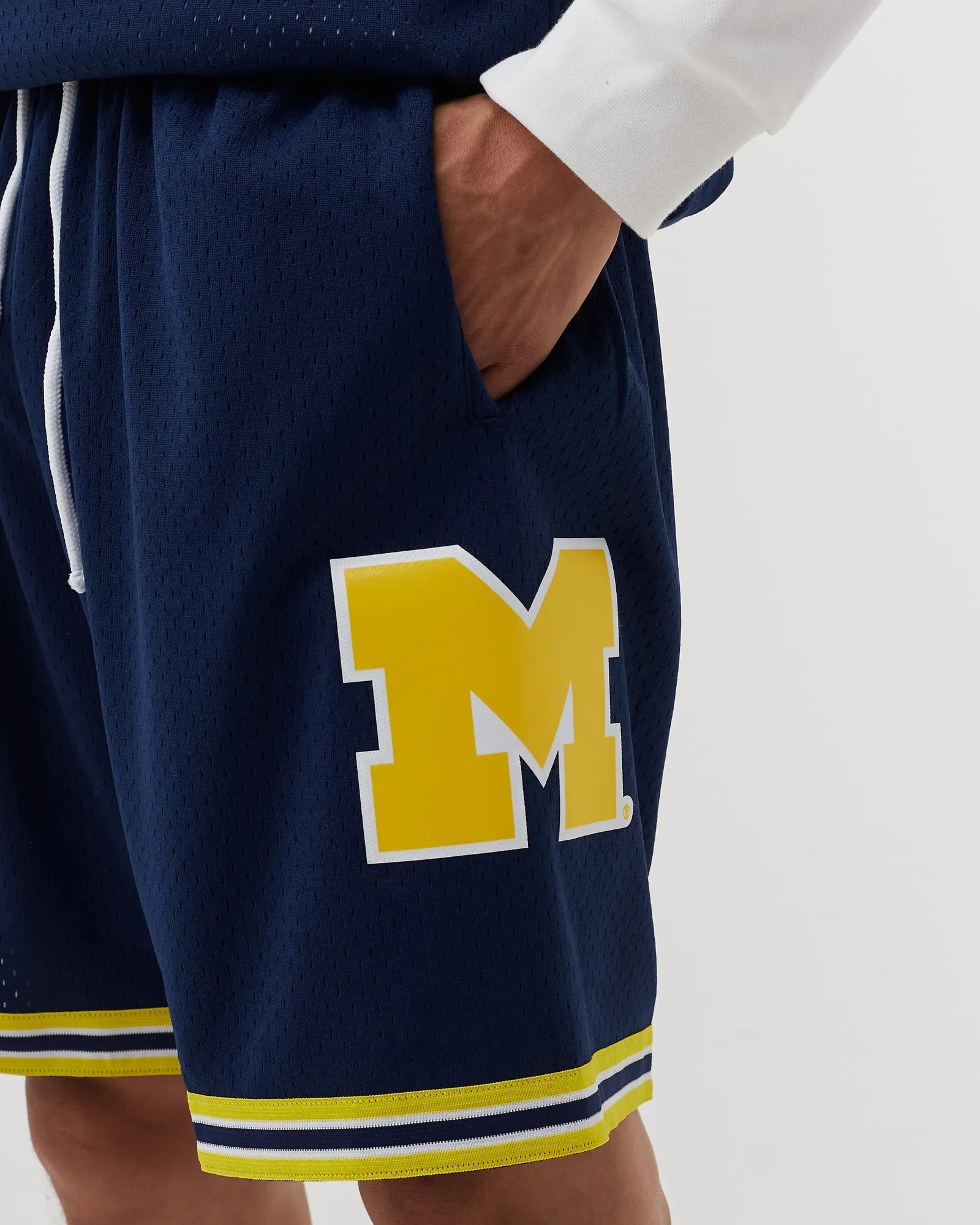 Mitchell & Ness NCAA SWINGMAN SHORTS UNIVERSITY OF MICHIGAN ROAD 1991-92