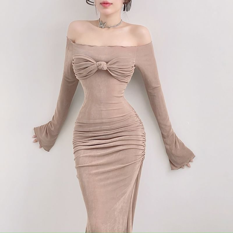Alizio - Lange mouw off-shoulder effen geknoopte slim-fit maxi bodycon-jurk