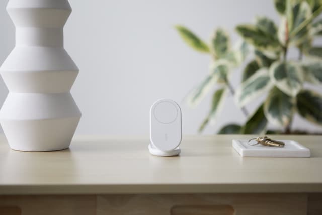 Belkin BoostCharge 2-i-1 15W Qi2 magnetisk oplader (hvid)