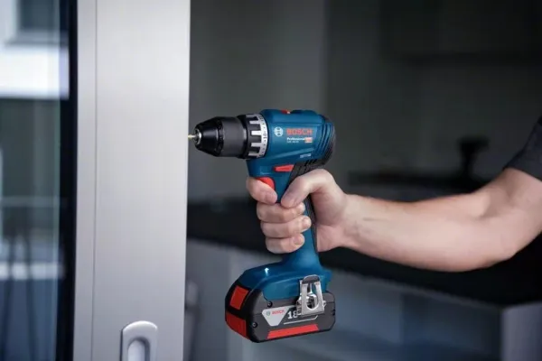 Bosch BORE-/SKRUEMASKINE GSR 18V-45 2X2AH LB