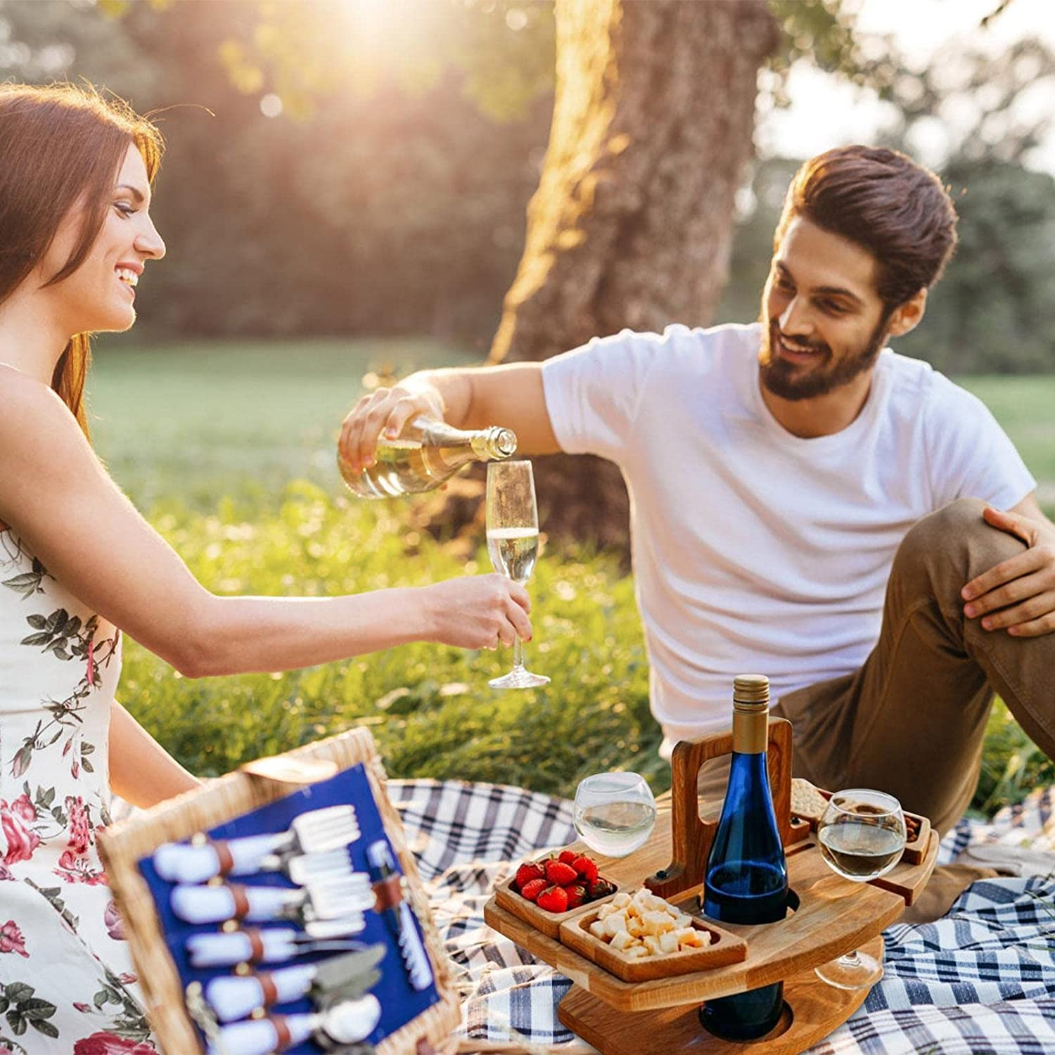 Tragbarer Outdoor Apéro Tisch aus Holz für Camping / Garten / Picknick - Braun