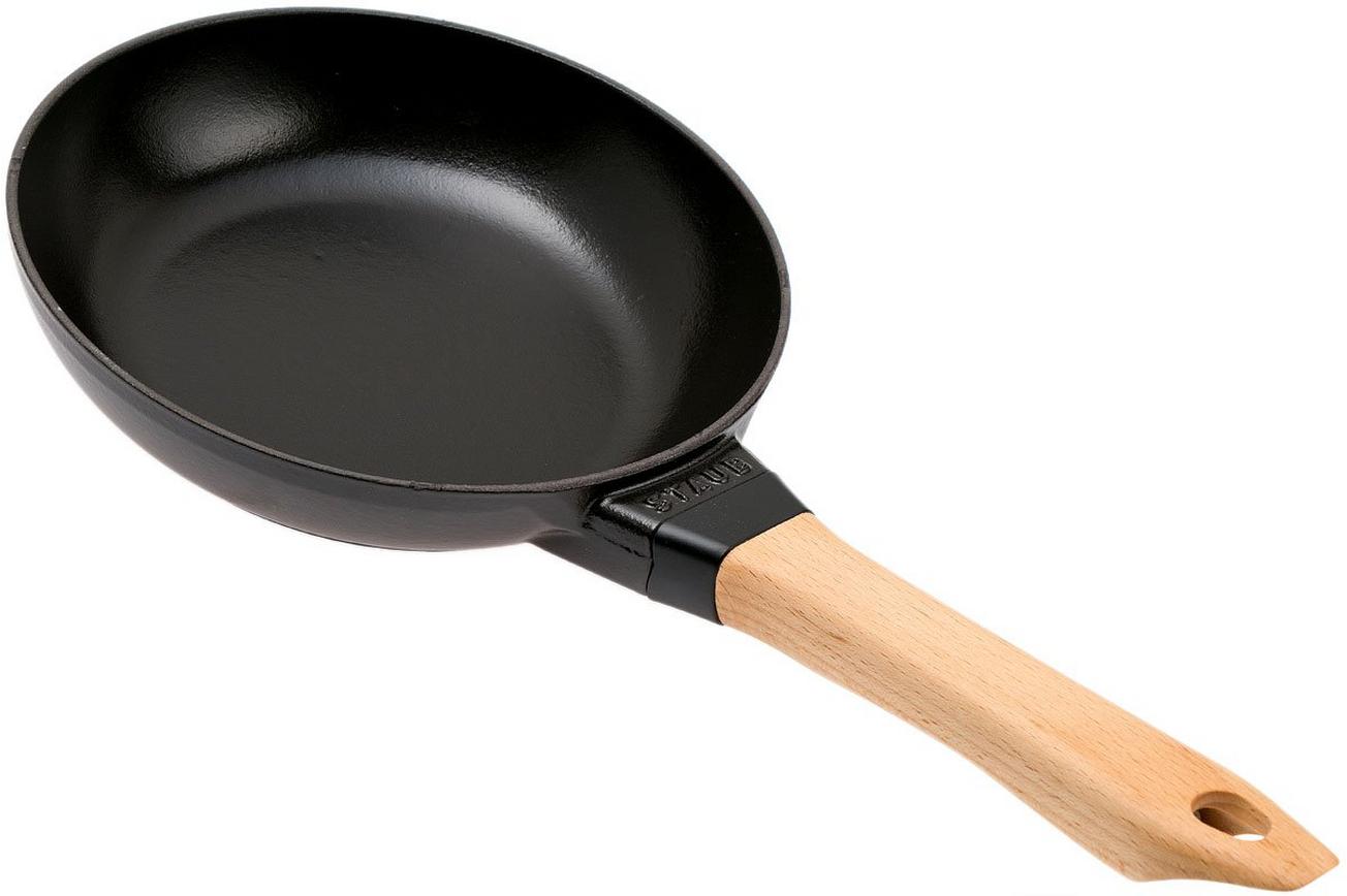 Staub koekenpan met houten handgreep 20cm, zwart