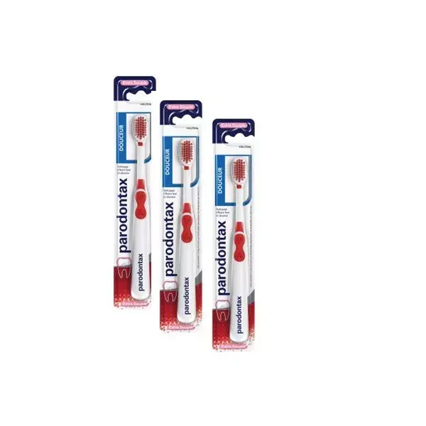 Pacote com 3 escovas de dentes Parodontax Extra Macias
