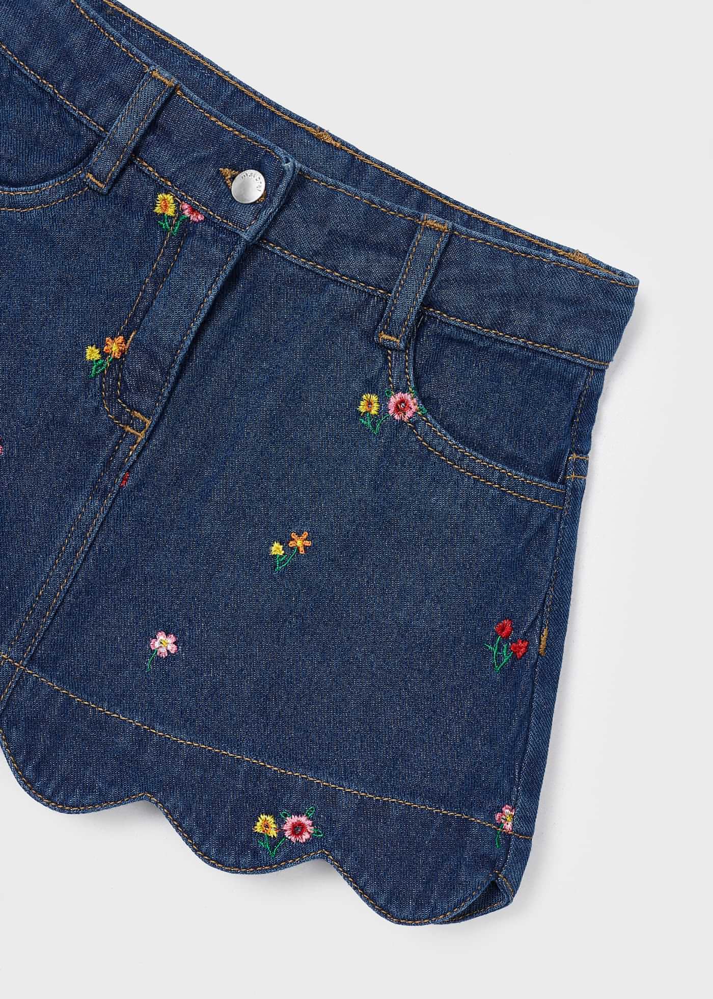 Saia jeans com bordado em algodão sustentável para meninas