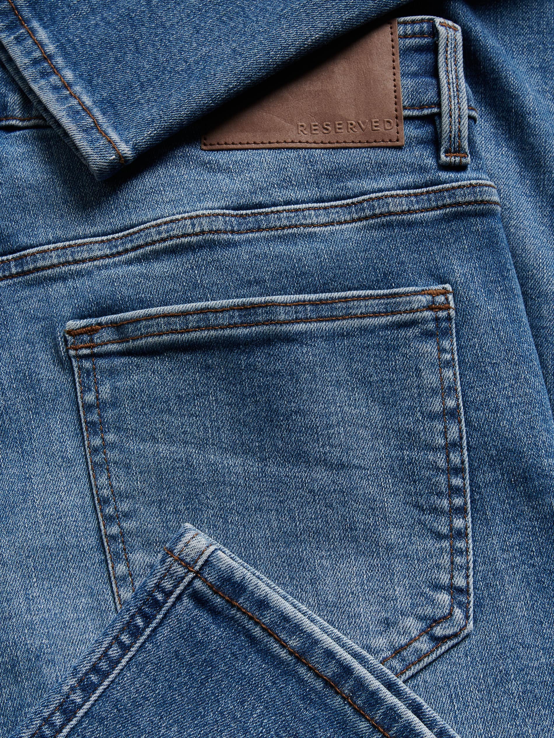 Jeans im Slim-Fit mit Wascheffekt